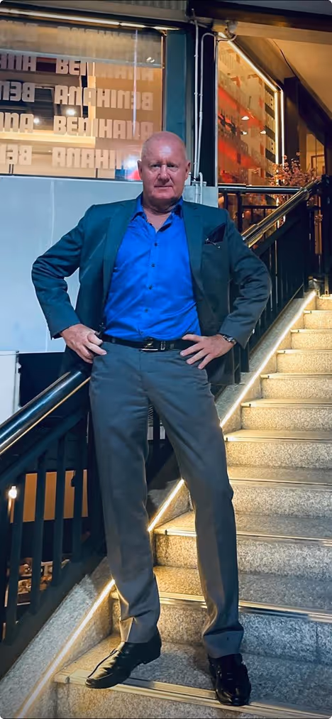 10 Hemden, die jeder Kleiderschrank für jede Gelegenheit haben sollteVon Ace Tailor (Thailand)